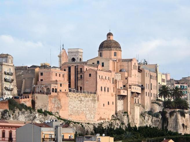 Castello'S Rooms Cagliari Exterior photo